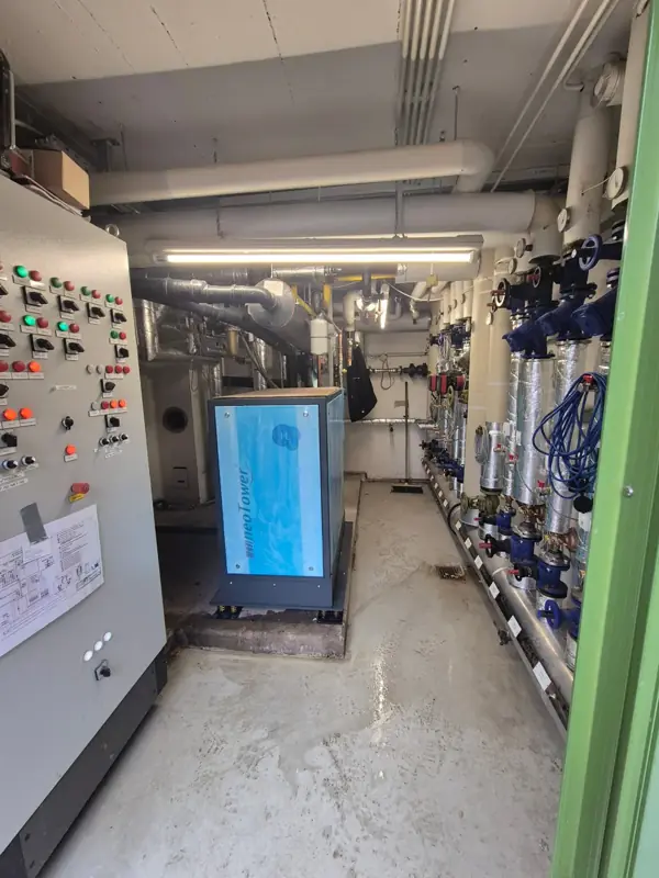 Energiezentrale mit Schaltanlage, BHKW und Verteiler