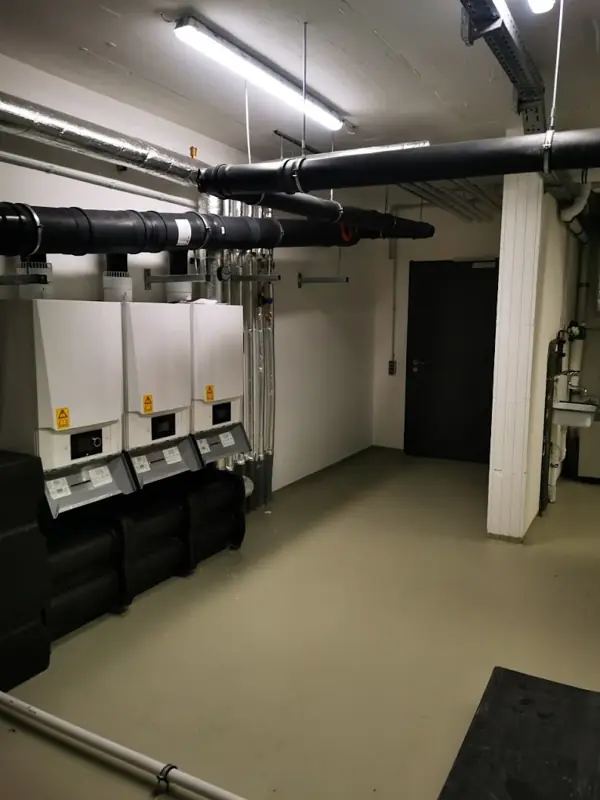 Kaskade aus wandhängenden Brennwertkesseln